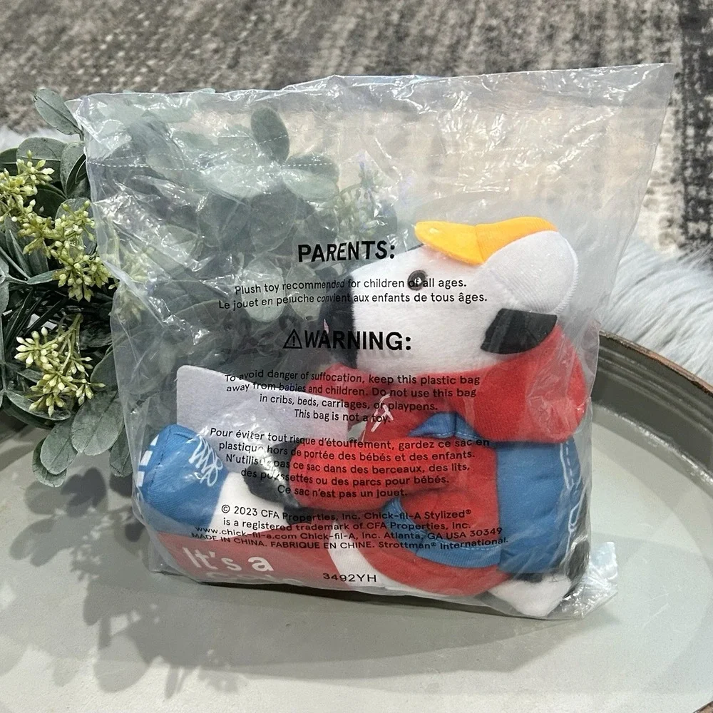 Chick-Fil-A Hiker Traveler 9.5